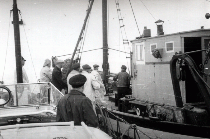 Lifeboat alongside B.2217